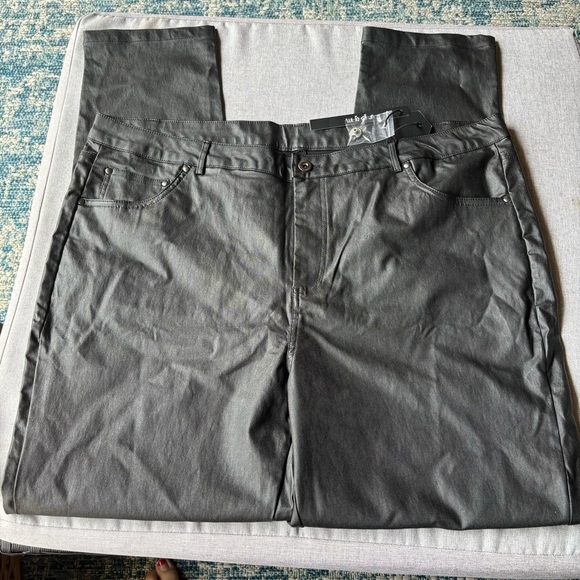 Women's Stretchy Jeggings, Faux Leather Legging Pants with Pockets, Plus Size - Picture 2 of 11